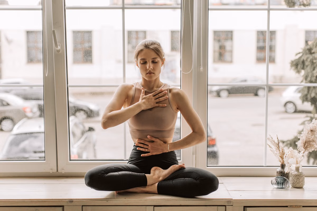 A seated pause to notice the breath